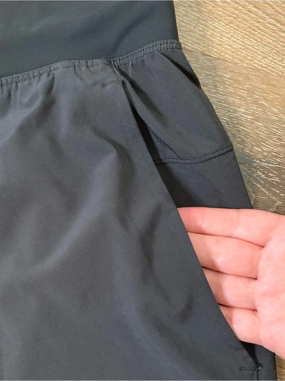 Lululemon Mens black T.H.E linerless shorts 9” M